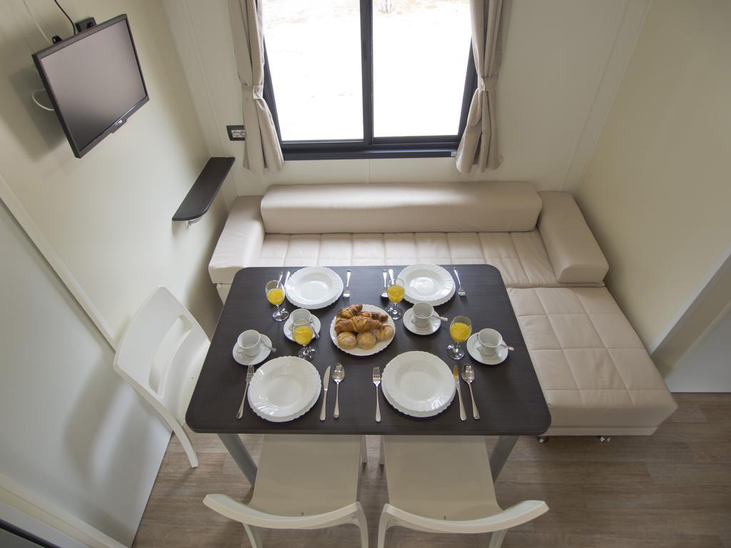 Mobile Homes Solaris Vacanceselect Шибеник Номер фото